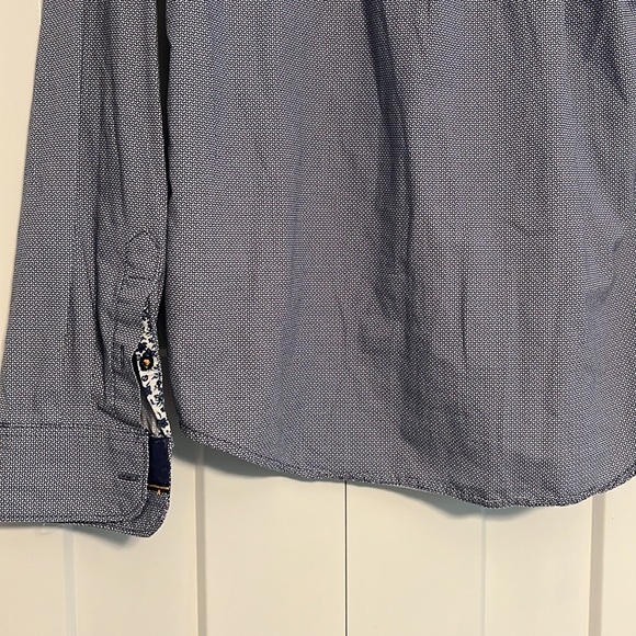 Denim & Flower navy & white pattern button down shirt, Size M - Picture 7 of 8